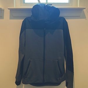 Boys light weight under Armour yxl jacket